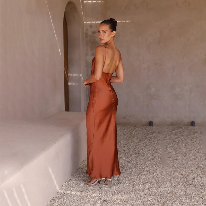 Grace | Robe longue en satin dos nu pour femme avec fente haute