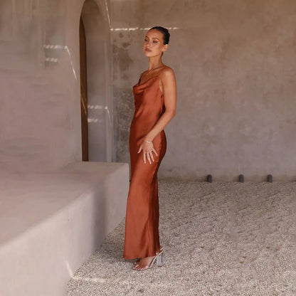 Grace | Robe longue en satin dos nu pour femme avec fente haute