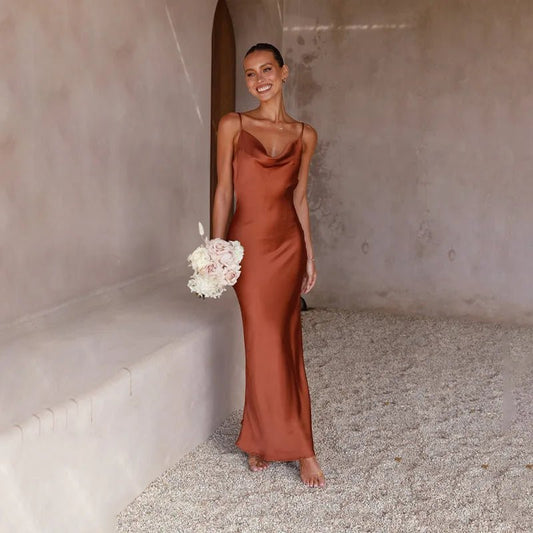 Grace | Robe longue en satin dos nu pour femme avec fente haute