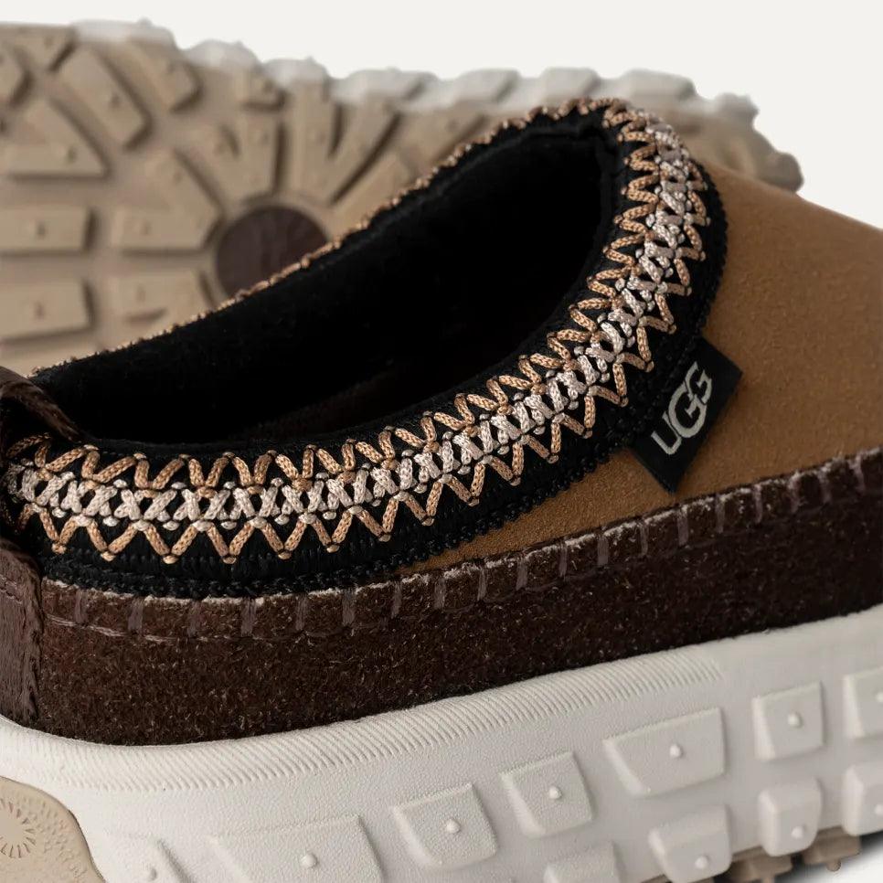 UGG Venture Daze Chestnut chaussures outdoor homme et femme en daim, mesh et peau de mouton marron chestnut, vue arrière
