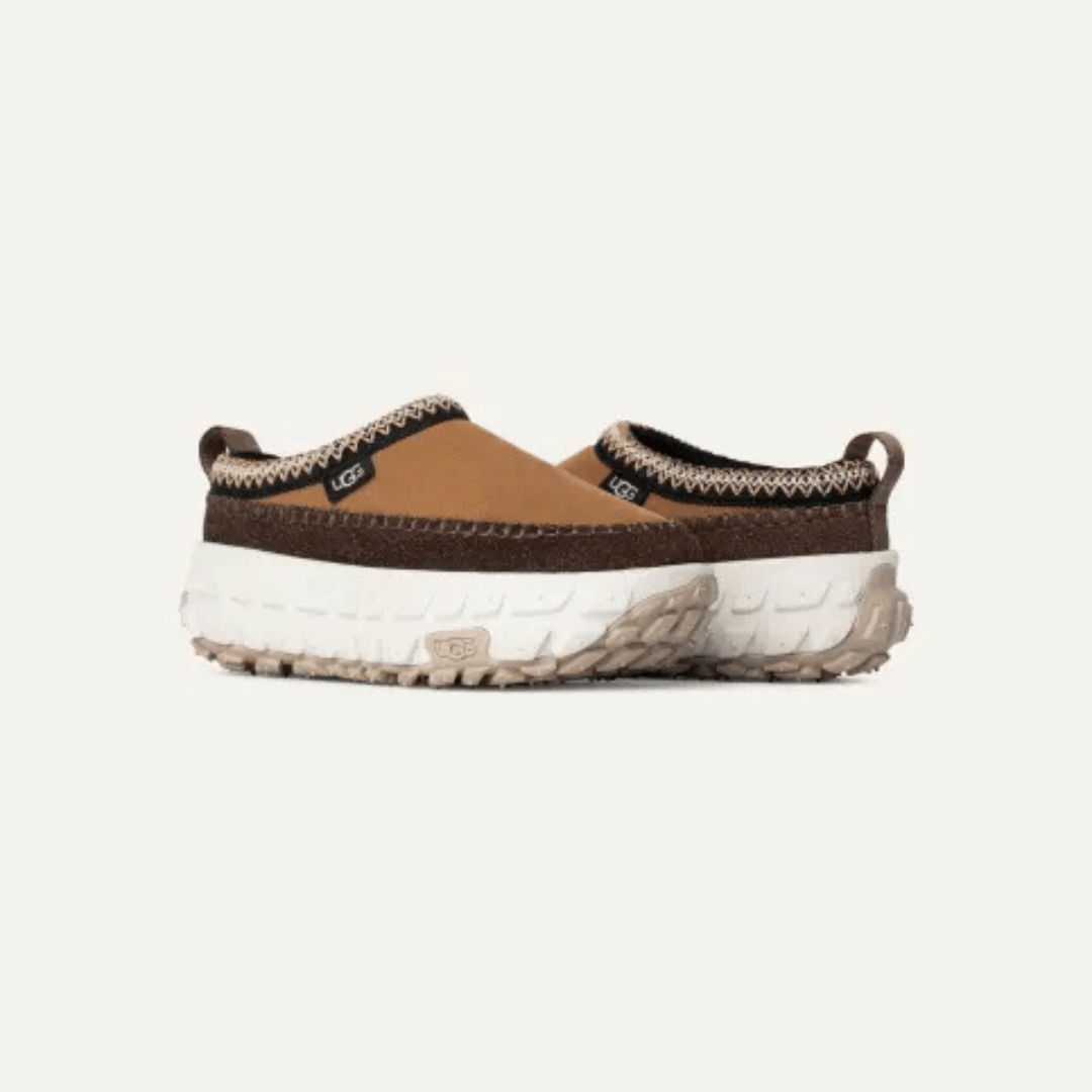 UGG Venture Daze Chestnut chaussures outdoor homme et femme en daim, mesh et peau de mouton marron chestnut, vue de face