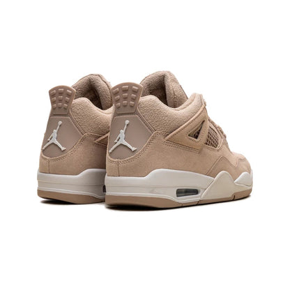 Air Jordan 4 Cozy Girl baskets homme et femme en cuir beige, détail semelle