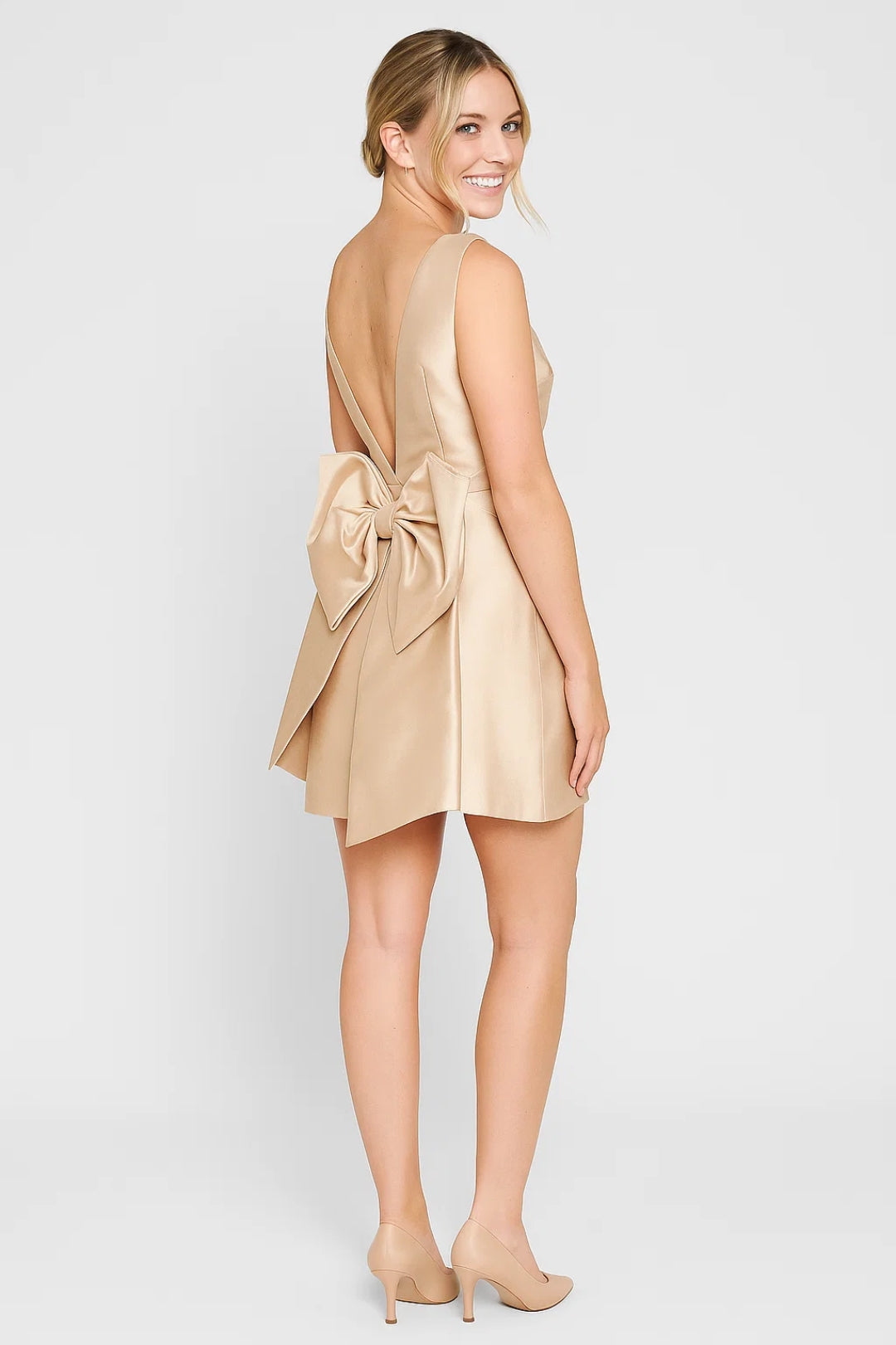 Robe Mini Femme en tissu léger, jupe évasée, coupe confortable – Menvelo