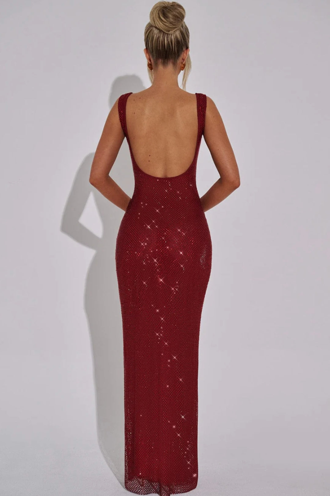 Robe Longue Femme à Paillettes – Dos Nu et Col Carré