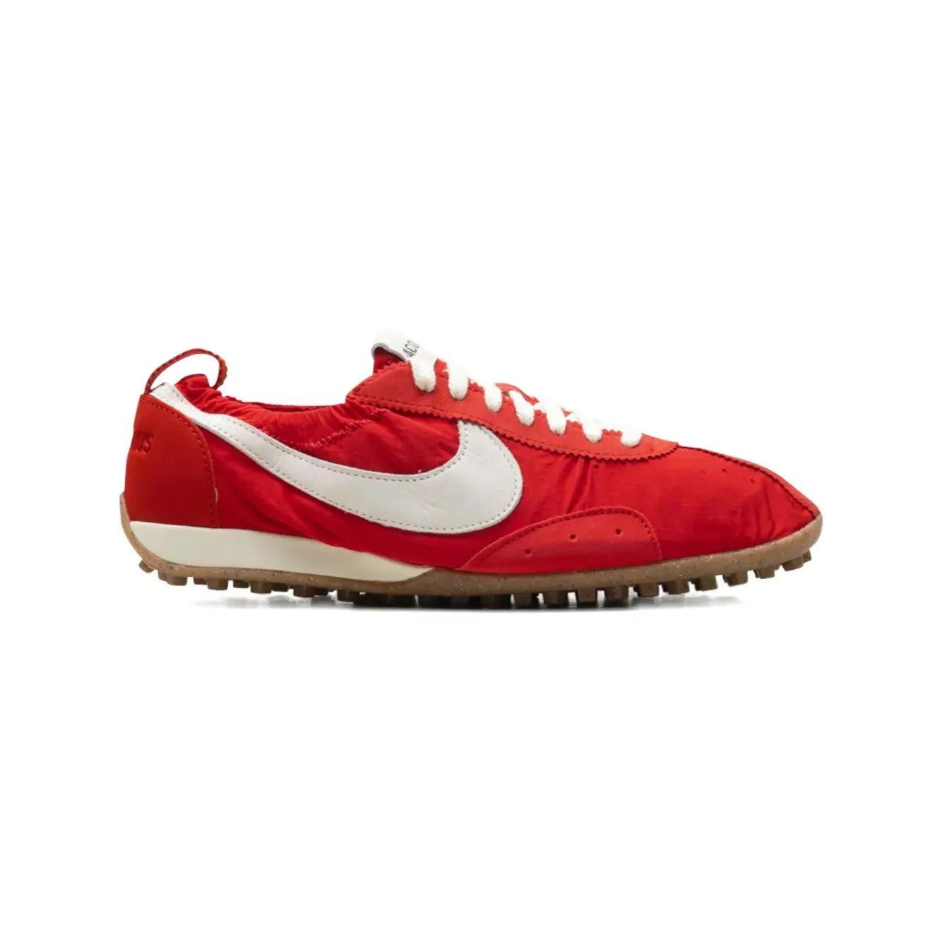 nike moon shoe sp jacquemus university red baskets vue latérale
