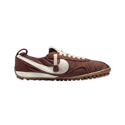 Nike Moon Shoe SP Jacquemus Fauna Brown, Baskets Rétro Running Unisexe – photo 1