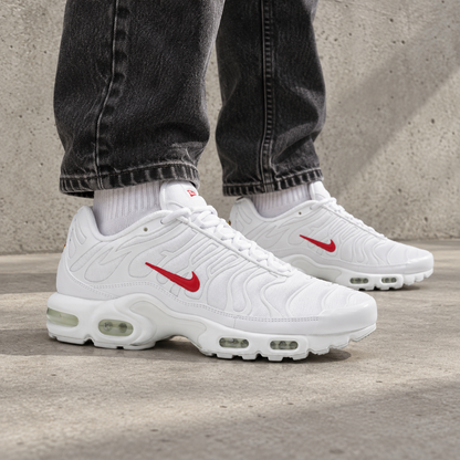 Nike Air Max Plus TN x Supreme White Speed Red baskets homme et femme en mesh et TPU blanc rouge, vue arrière