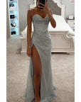 Robe Longue Femme Scintillante – Bustier Sculpté et Fente Haute