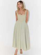 Robe midi femme col carré – coupe évasée sans manches