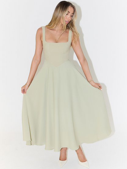 Robe midi femme col carré – coupe évasée sans manches
