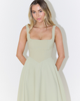 Robe midi femme col carré – coupe évasée sans manches
