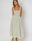 Robe midi femme col carré – coupe évasée sans manches