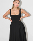 Robe midi femme col carré – coupe évasée sans manches