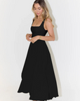 Robe midi femme col carré – coupe évasée sans manches
