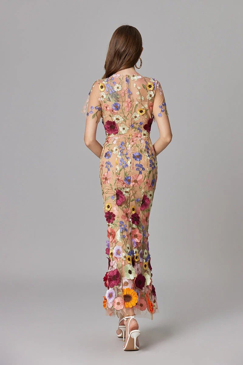 Phoebe | Robe maxi sans manches pour femme avec appliqué floral