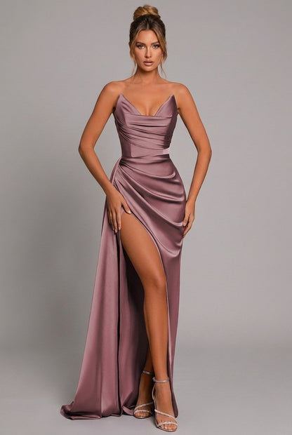 Phoebe | Robe maxi bodycon en satin froncé à décolleté cœur pour femme
