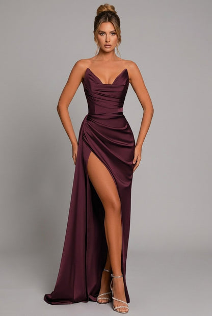 Phoebe | Robe maxi bodycon en satin froncé à décolleté cœur pour femme
