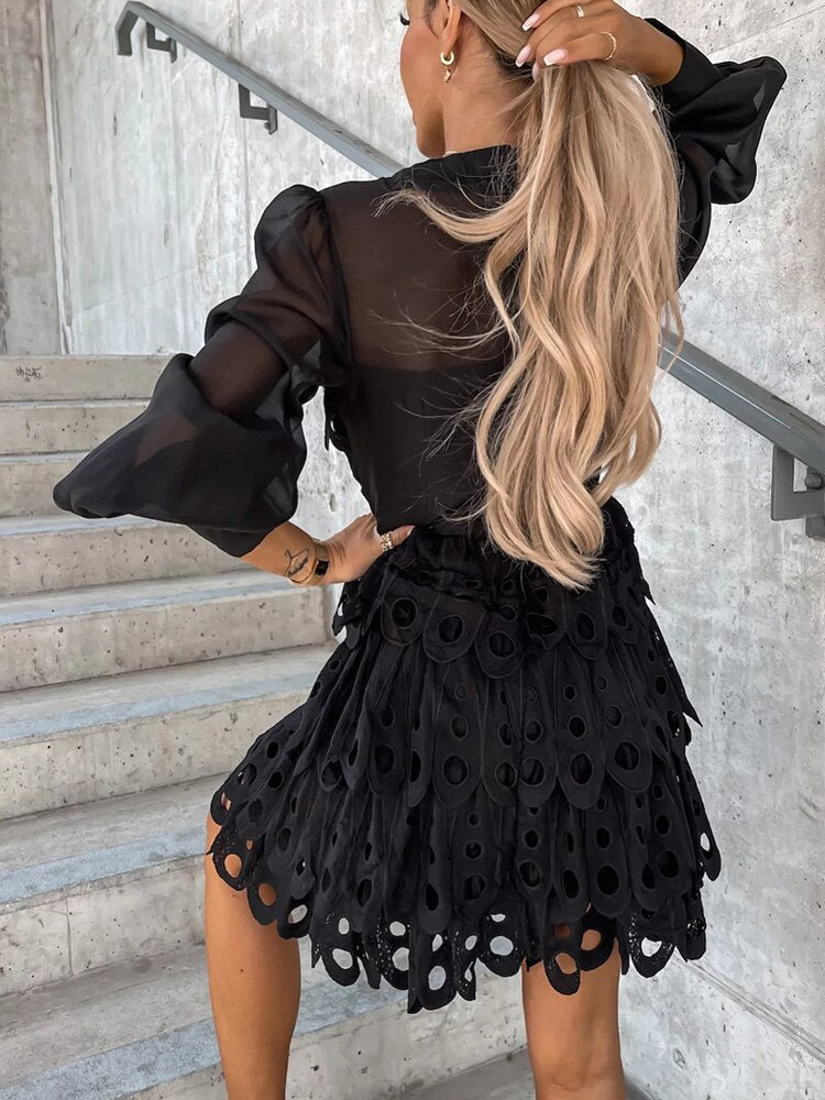 Robe Mini Femme en tissu léger, jupe évasée, coupe moulante – Menvelo