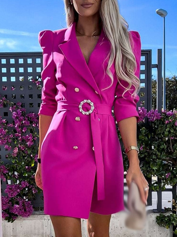 Robe Mini Femme en tissu léger, ceinturée, coupe moulante – Menvelo