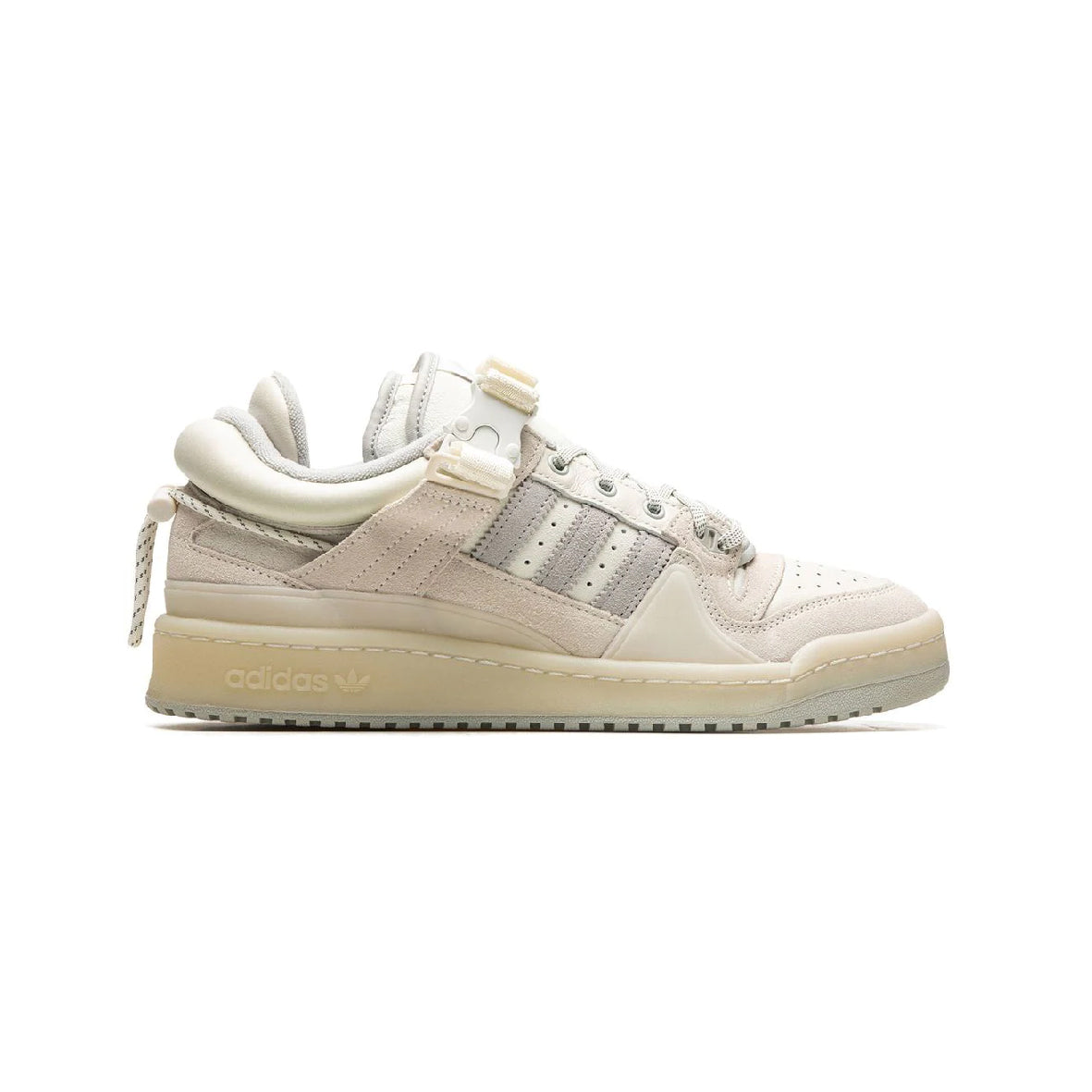 Adidas Forum Low x Bad Bunny White baskets basses homme et femme en cuir blanc, vue de profil