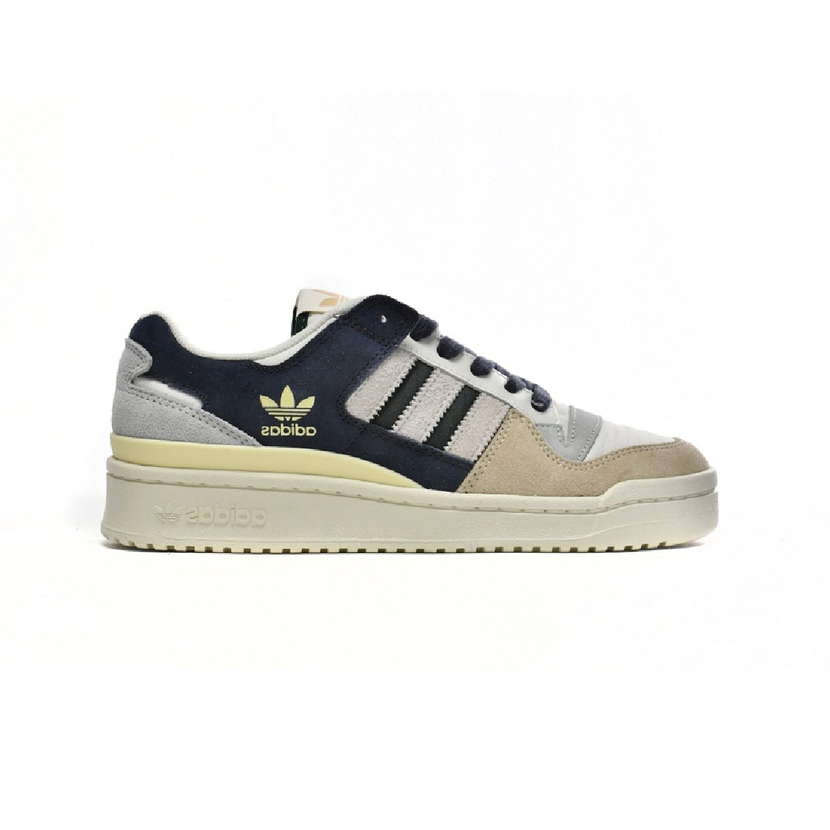 Adidas Forum Low CL Magic Beige baskets basses homme et femme en cuir beige, vue de profil