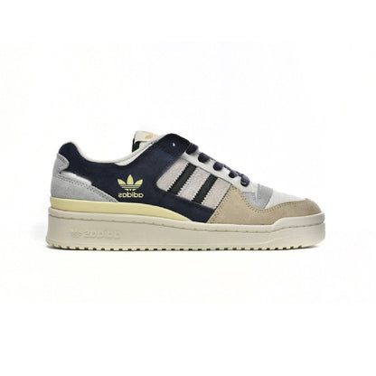 Adidas Forum Low CL Magic Beige baskets basses homme et femme en cuir beige, vue de profil