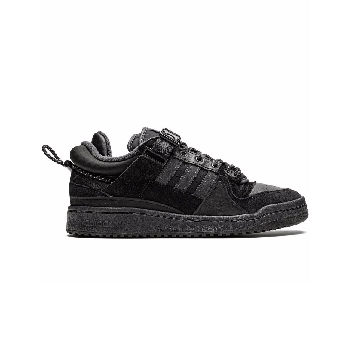 Adidas Forum Low x Bad Bunny Back To School baskets basses homme et femme en cuir noir, vue de profil