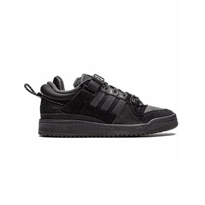 Adidas Forum Low x Bad Bunny Back To School baskets basses homme et femme en cuir noir, vue de profil