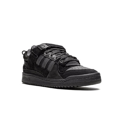 Adidas Forum Low x Bad Bunny Back To School baskets basses homme et femme en cuir noir, vue de face