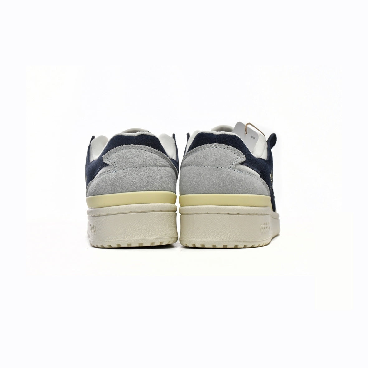 Adidas Forum Low CL Magic Beige baskets basses homme et femme en cuir beige, vue de face