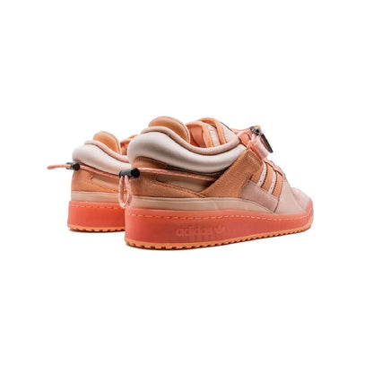Adidas Forum Low x Bad Bunny Easter Egg baskets basses homme et femme en cuir rose, détail semelle