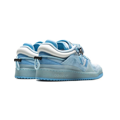 Adidas Forum Low x Bad Bunny Blue Tint baskets basses homme et femme en cuir bleu, détail semelle