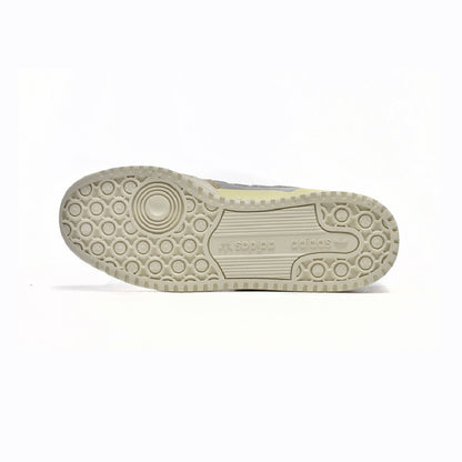 Adidas Forum Low CL Magic Beige baskets basses homme et femme en cuir beige, détail semelle