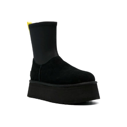 UGG Classic Dipper Boot Black bottines fourrées femme en daim et peau de mouton noir, vue de face