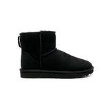 UGG Classic Black – Bottes Fourrées Femme en Daim et Peau de Mouton