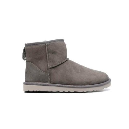 UGG Classic Grey bottes fourrées femme en daim et peau de mouton gris, vue de profil