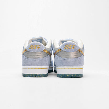 Nike SB Dunk Low x Sean Cliver Baskets Bleu Or Homme Femme - 3