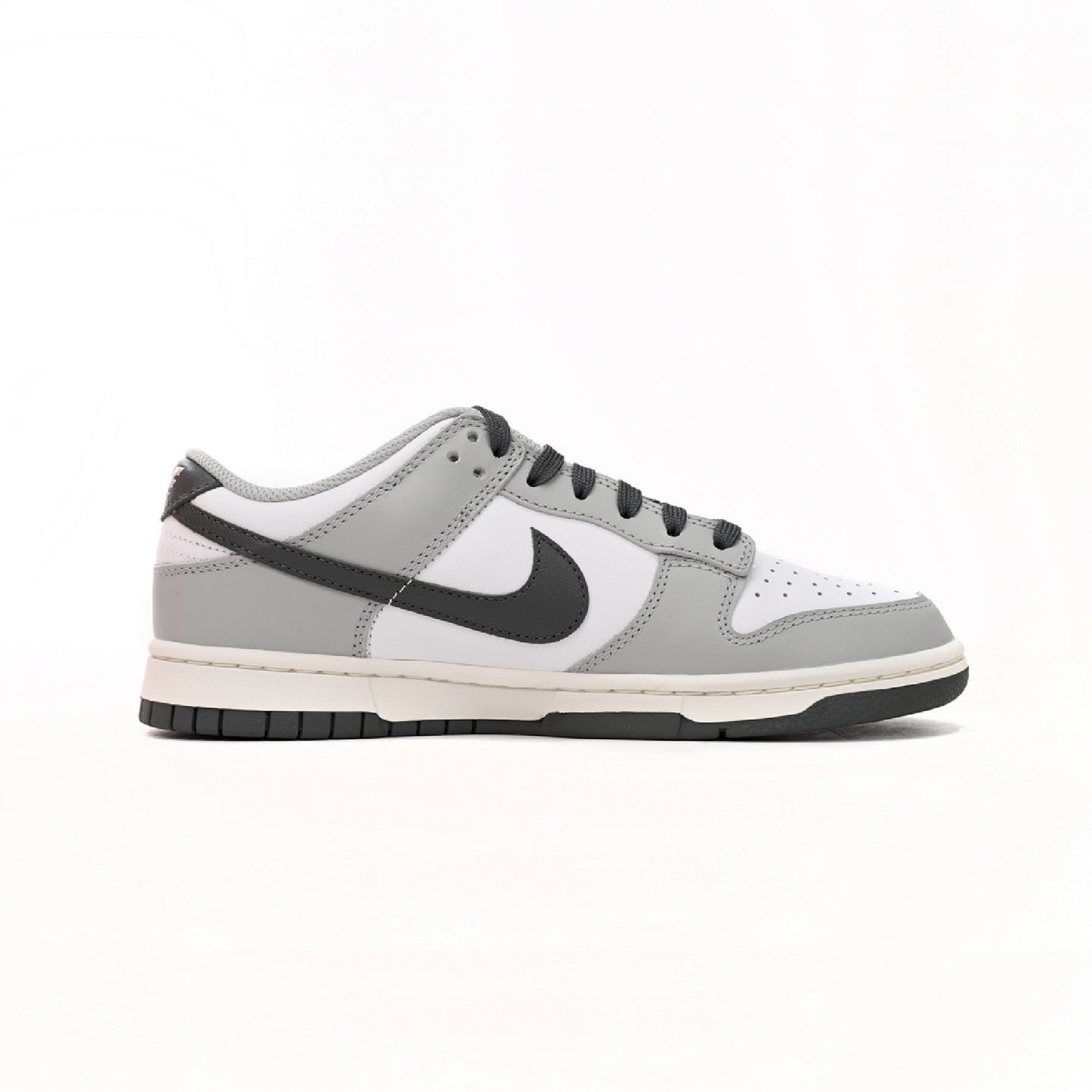 nike dunk low light smoke grey baskets vue latérale