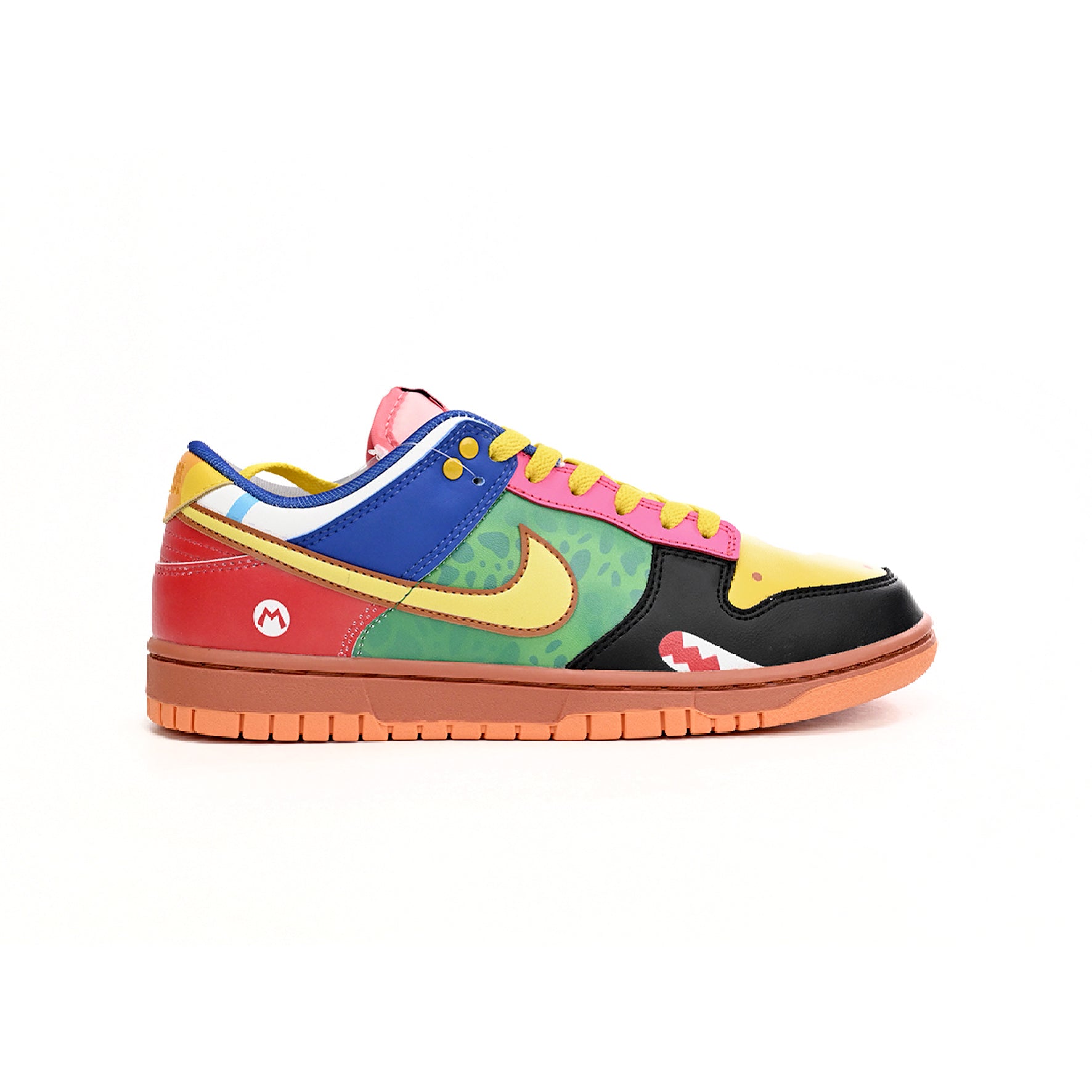 nike dunk low what the super mario baskets vue latérale