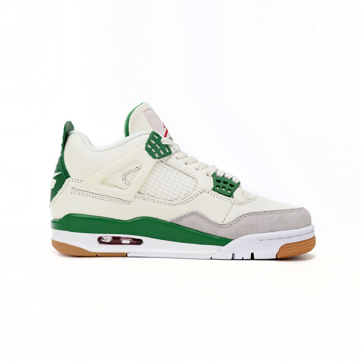 Air Jordan 4 Pine Green Calaite baskets homme et femme en daim vert, vue de profil