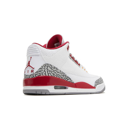 Air Jordan 3 Cardinal Red baskets homme et femme en cuir rouge, détail semelle