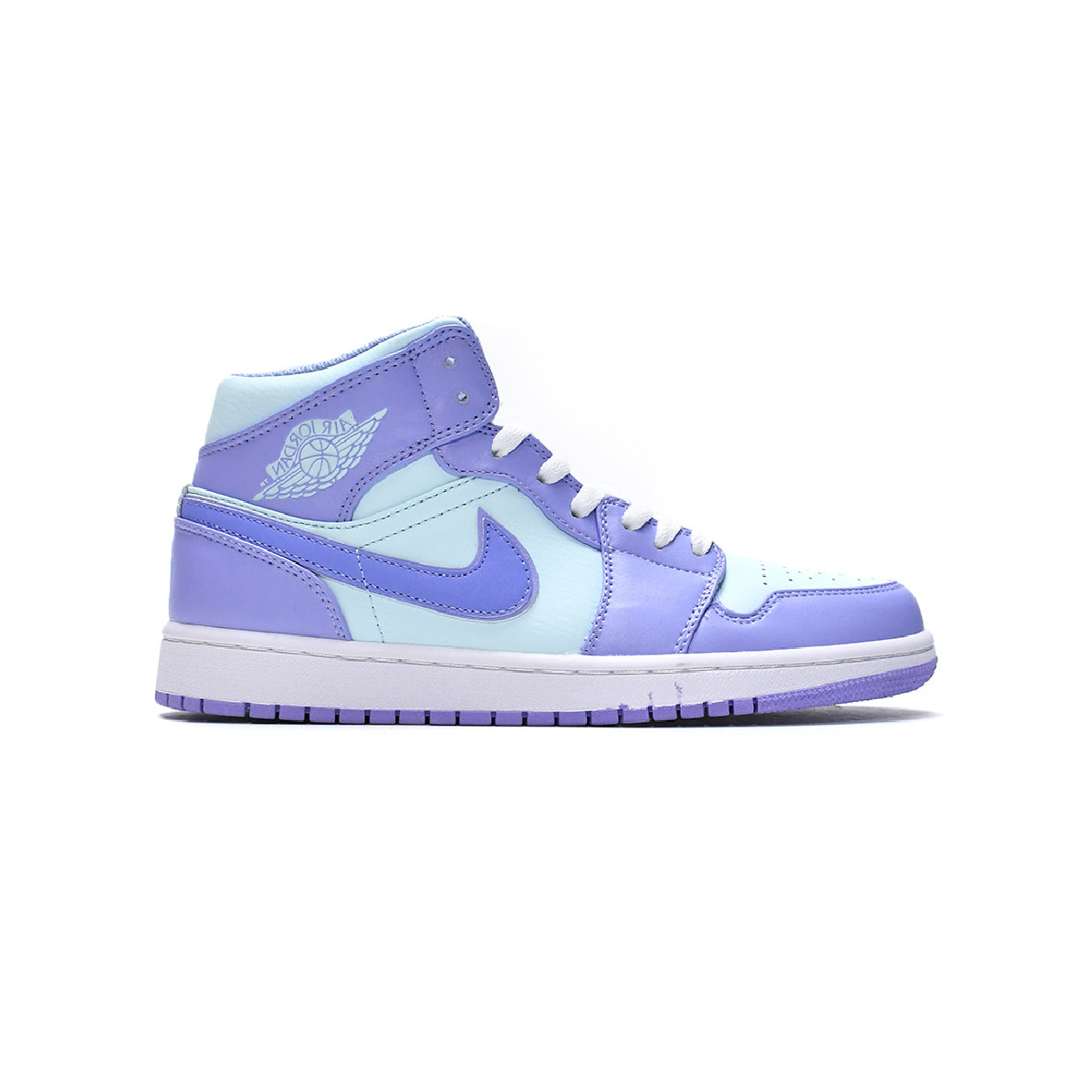 Air Jordan 1 Mid Purple Pulse baskets mi-montantes homme et femme en cuir violet, vue de profil