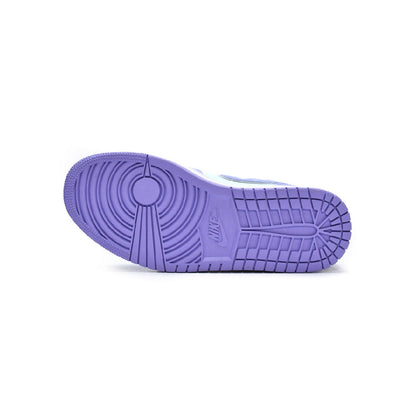 Air Jordan 1 Mid Purple Pulse baskets mi-montantes homme et femme en cuir violet, détail tige