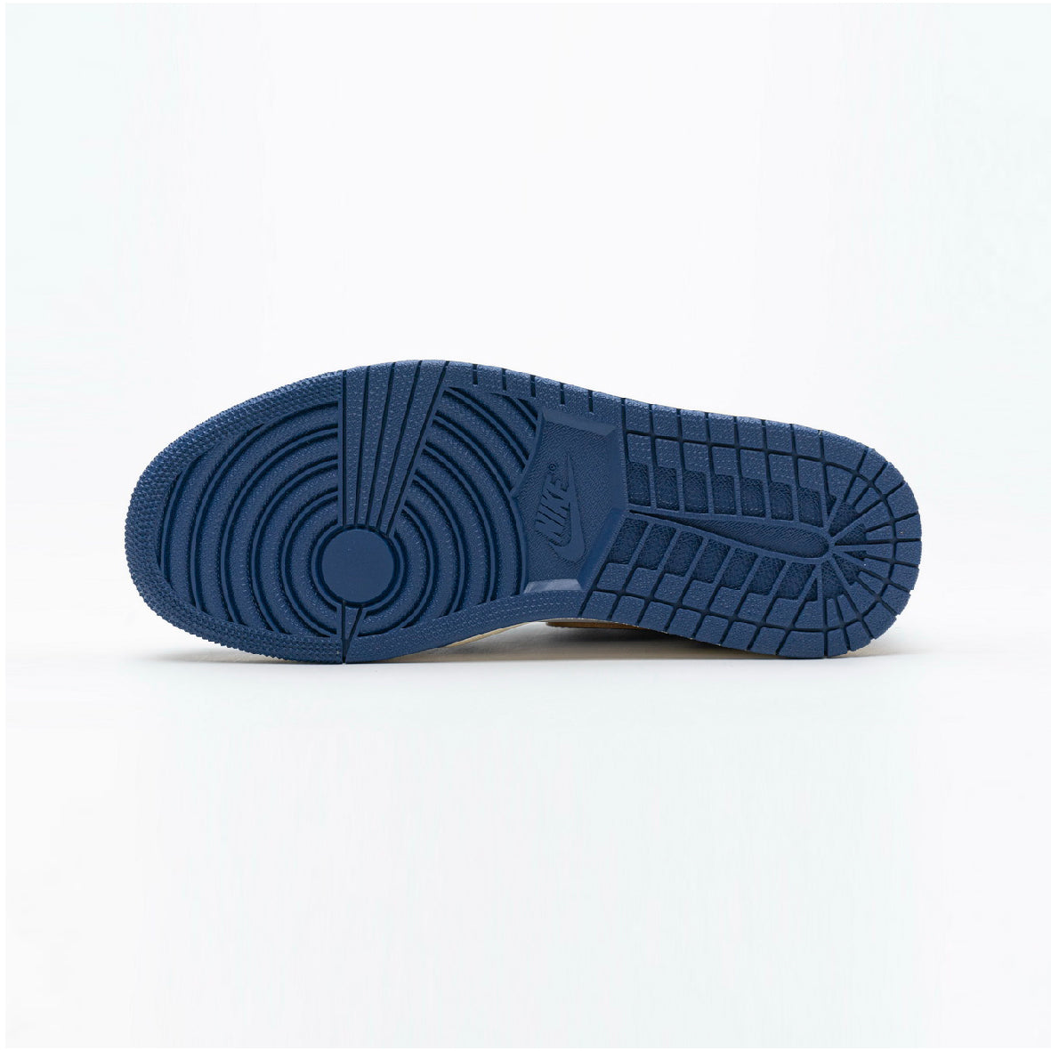Air Jordan 1 High Union Los Angeles Blue Toe baskets montantes homme en cuir bleu, détail tige