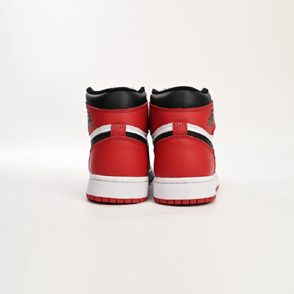 Air Jordan 1 High Satin Black Toe baskets montantes homme et femme en cuir noir, détail semelle
