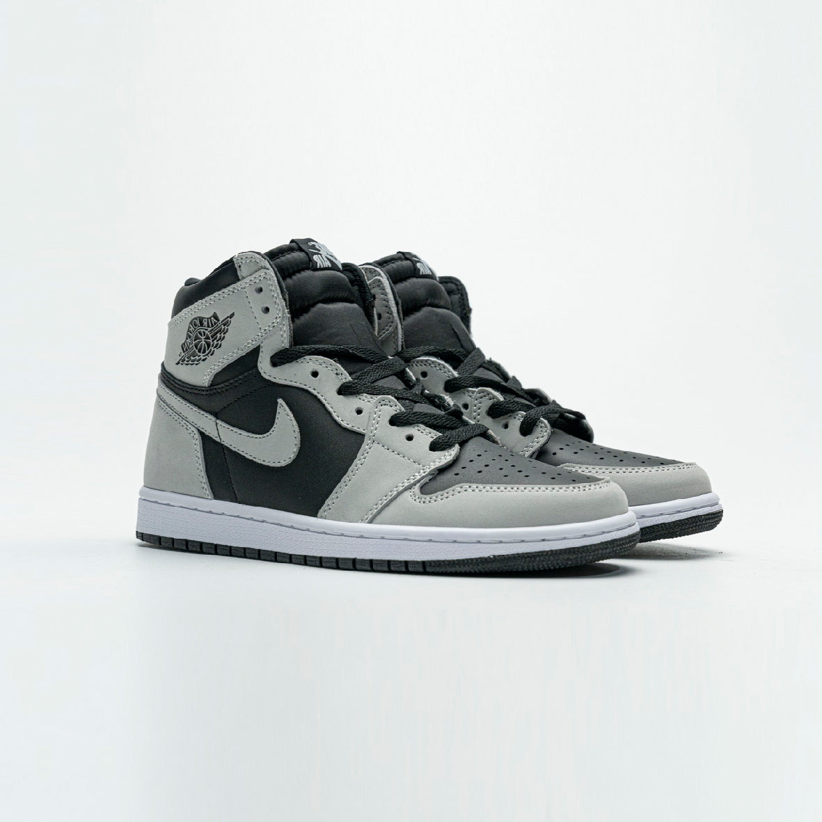 Air Jordan 1 High Shadow 2.0 Black Light Smoke Grey baskets montantes homme et femme en cuir noir gris, vue de face