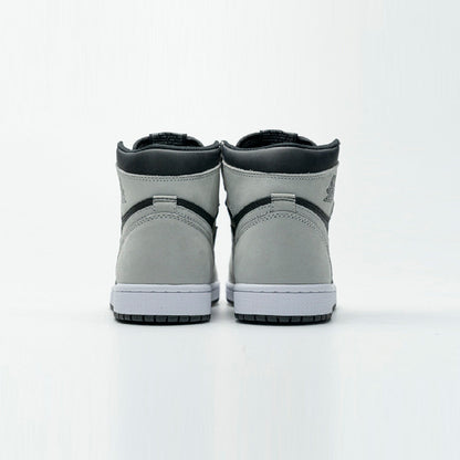 Air Jordan 1 High Shadow 2.0 Black Light Smoke Grey baskets montantes homme et femme en cuir noir gris, détail semelle