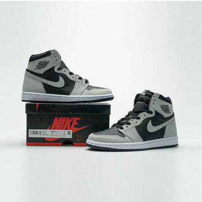 Air Jordan 1 High Shadow 2.0 Black Light Smoke Grey baskets montantes homme et femme en cuir noir gris, vue arrière