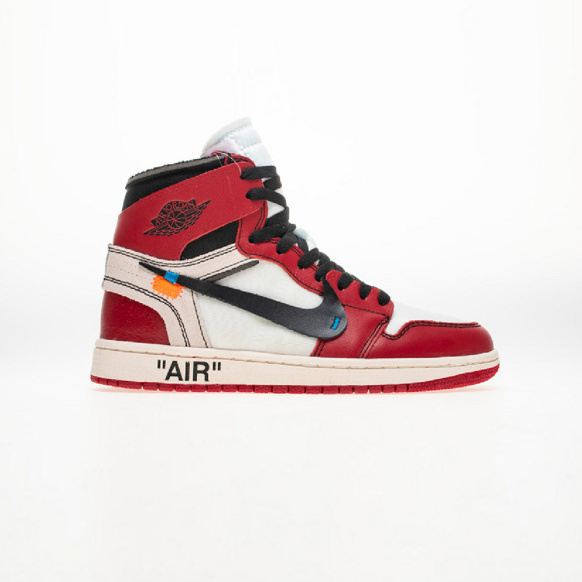 Air Jordan 1 High Off-White Chicago baskets montantes homme et femme en cuir blanc rouge, vue de profil