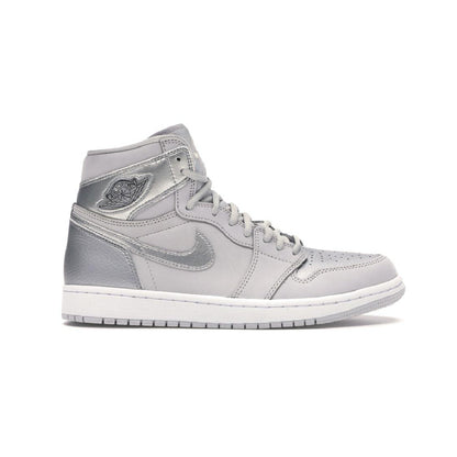 Air Jordan 1 High Japan Neutral Grey baskets montantes homme et femme en daim gris, vue de profil